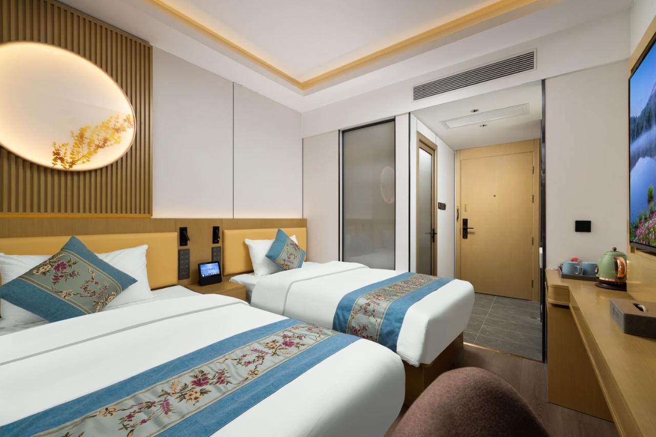 Hotel East Sacred - Very Close To The Drum Tower And Nanluoguxiang Houhai Bar Very Close To The Bird's Nest Water Cube 3*