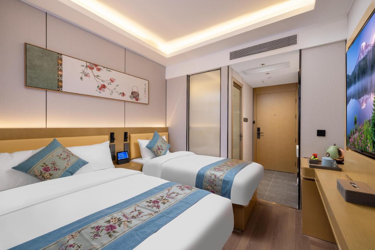 East Sacred - Very Close To The Drum Tower And Nanluoguxiang Houhai Bar Very Close To The Bird's Nest Water Cube Hotel 3*