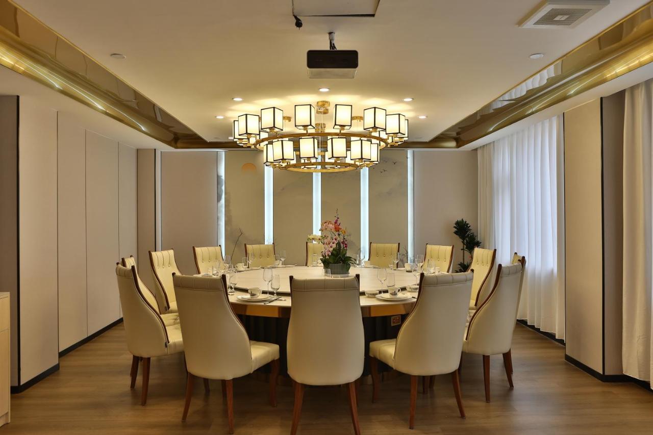 Hotel East Sacred - Very Close To The Drum Tower And Nanluoguxiang Houhai Bar Very Close To The Bird's Nest Water Cube