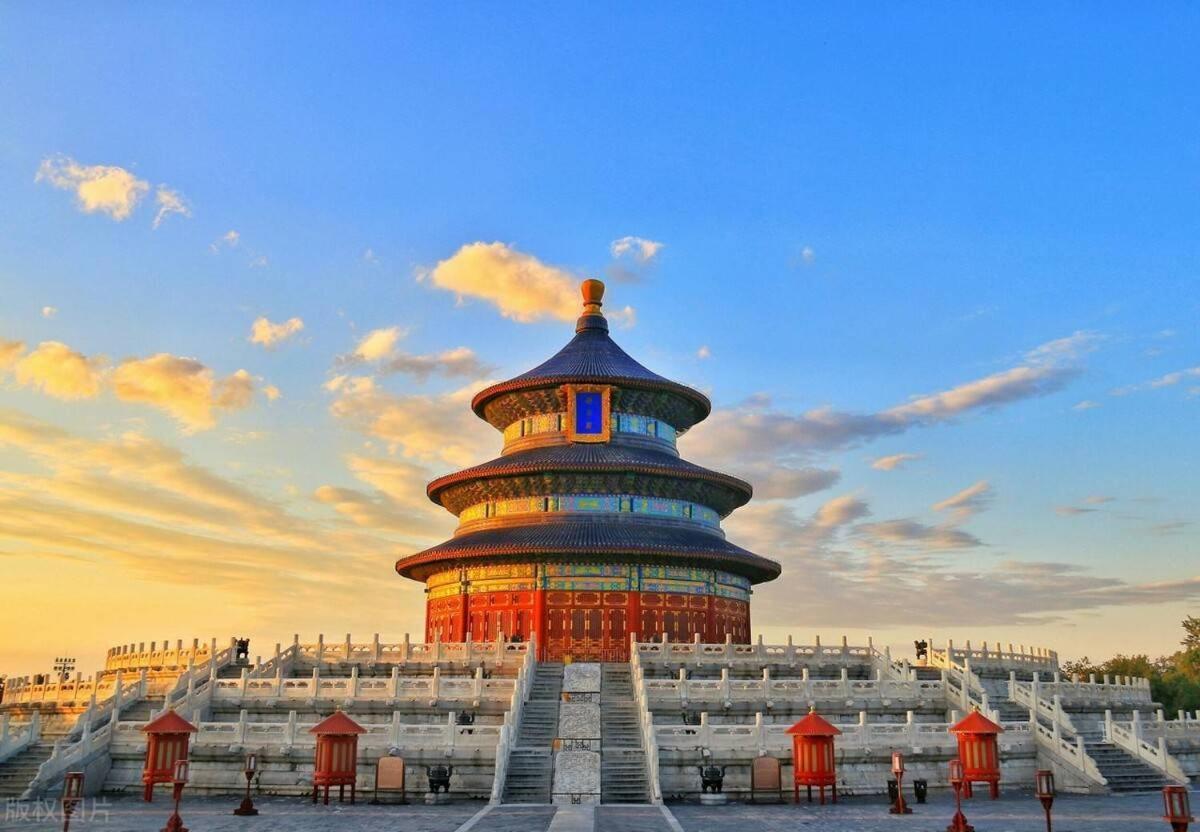 Hotel East Sacred - Very Close To The Drum Tower And Nanluoguxiang Houhai Bar Very Close To The Bird's Nest Water Cube 3*