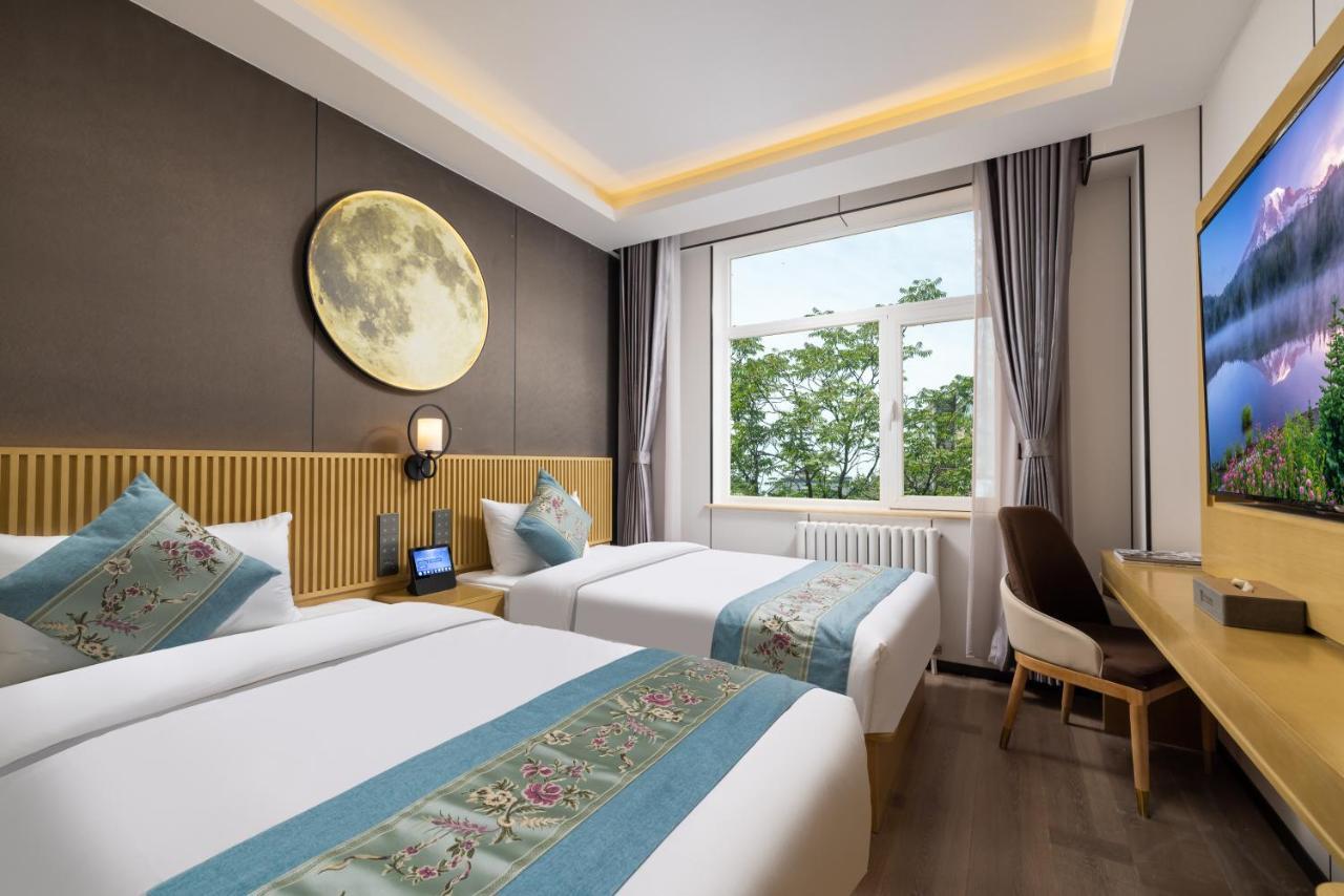 East Sacred - Very Close To The Drum Tower And Nanluoguxiang Houhai Bar Very Close To The Bird's Nest Water Cube